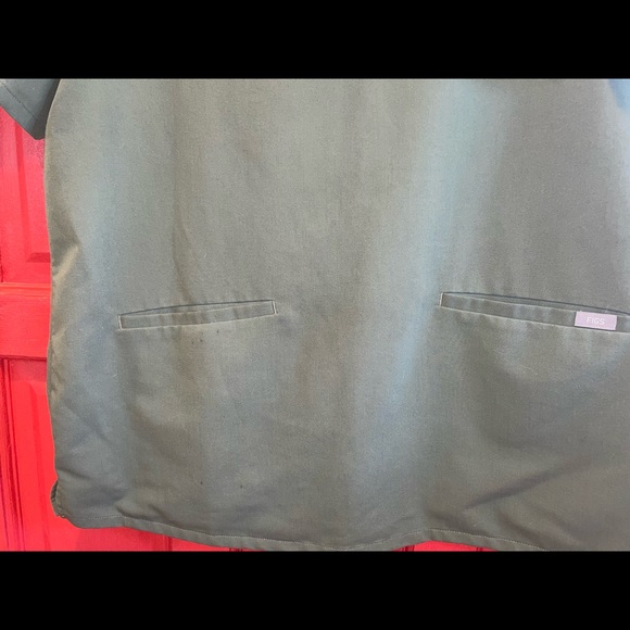 FIGS OLIVE GREEN LIMITED EDITION COLOR CATALINA SCRUB TOP IN XXL - Picture 3 of 6